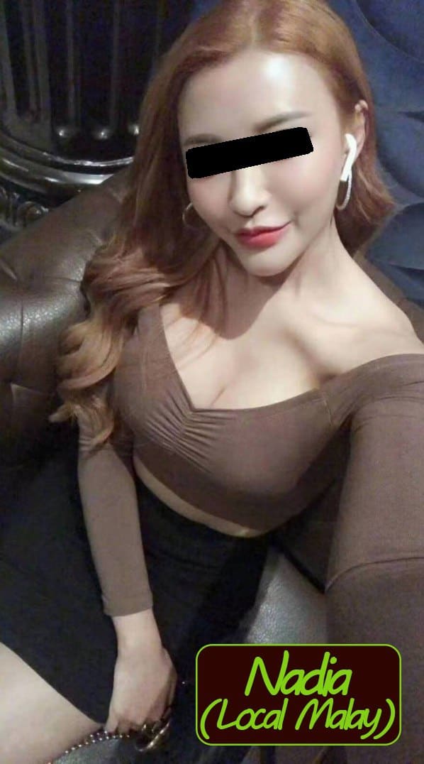 Hot Local model in kissb2b